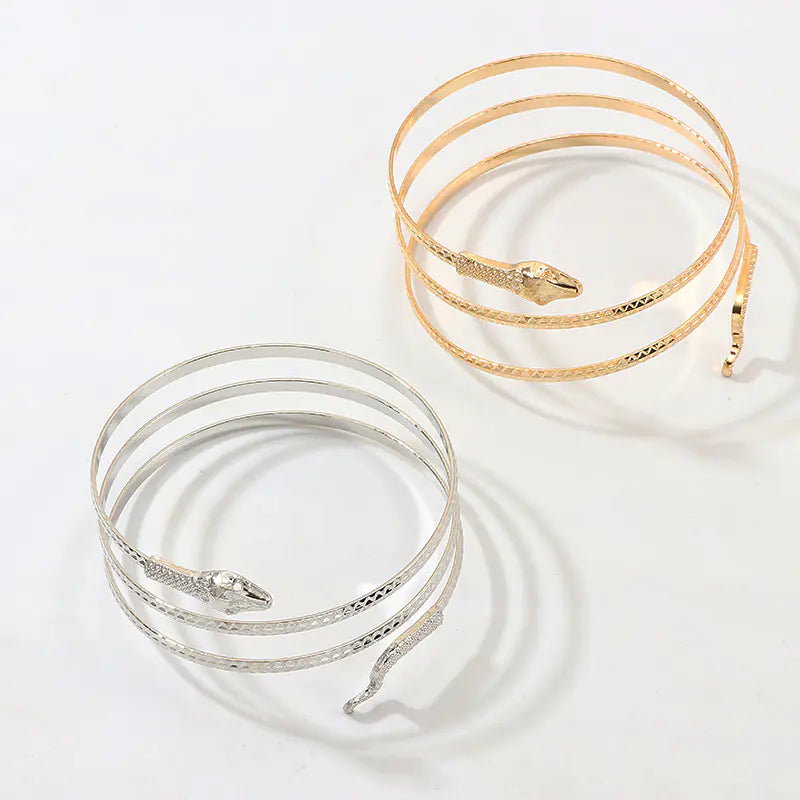 Punk Style Exaggerated Snake Bracelet in Alloy