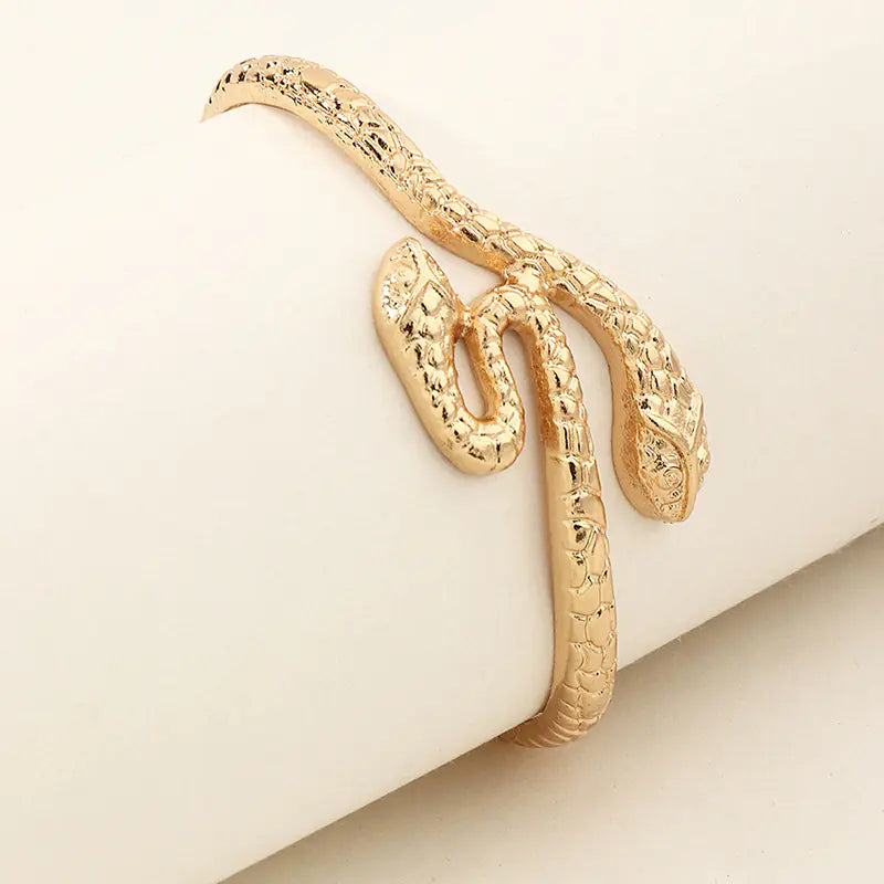 Punk Style Exaggerated Snake Bracelet in Alloy